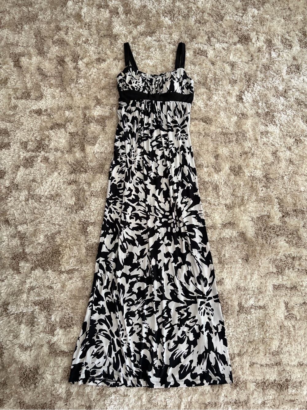 Macys Women’s Black and White Floral Maxi Dress Size Small